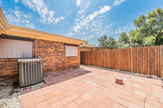 1045 Valentine Street, Hurst, TX 76053