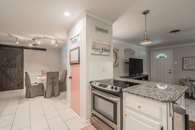 1045 Valentine Street, Hurst, TX 76053