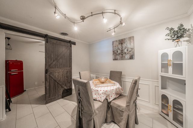 1045 Valentine Street, Hurst, TX 76053