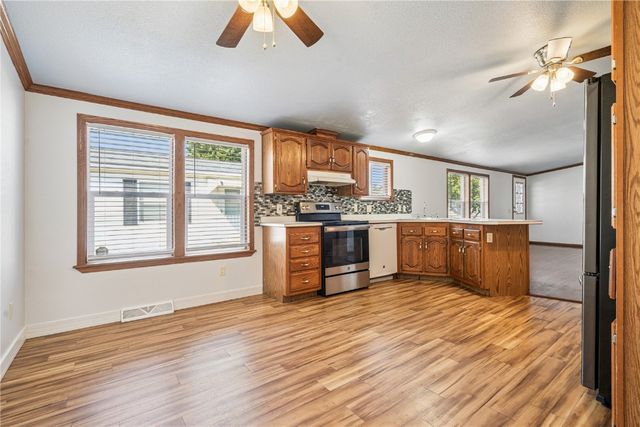 279 Paddock Cir, Iowa City, IA 52240