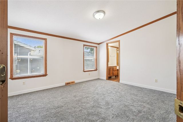 279 Paddock Cir, Iowa City, IA 52240