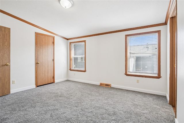 279 Paddock Cir, Iowa City, IA 52240