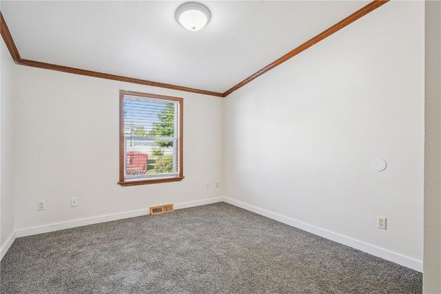 279 Paddock Cir, Iowa City, IA 52240