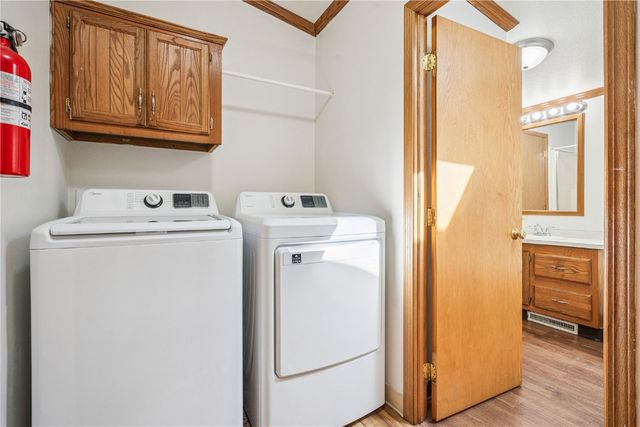 279 Paddock Cir, Iowa City, IA 52240