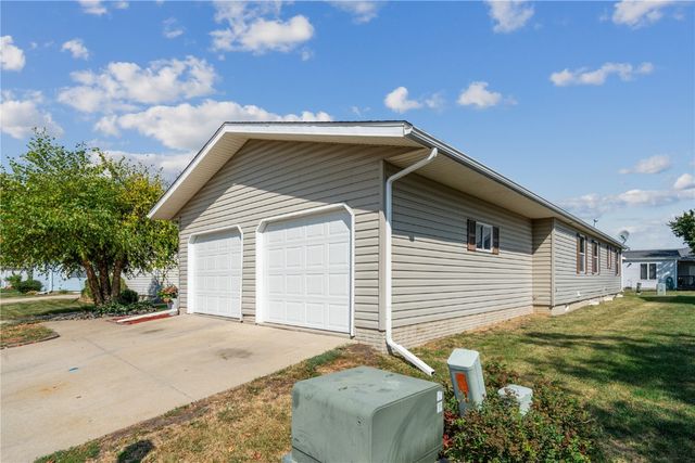 279 Paddock Cir, Iowa City, IA 52240