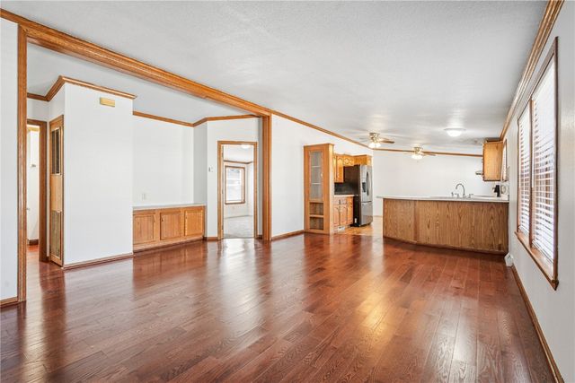 279 Paddock Cir, Iowa City, IA 52240