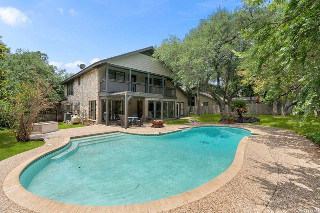 415 Woodway Forest Dr, San Antonio, TX 78216