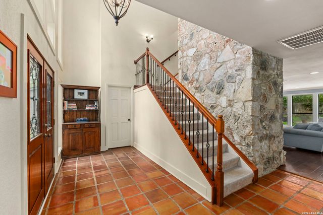 415 Woodway Forest Dr, San Antonio, TX 78216
