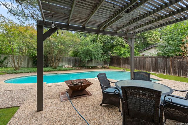 415 Woodway Forest Dr, San Antonio, TX 78216