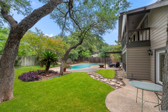 415 Woodway Forest Dr, San Antonio, TX 78216
