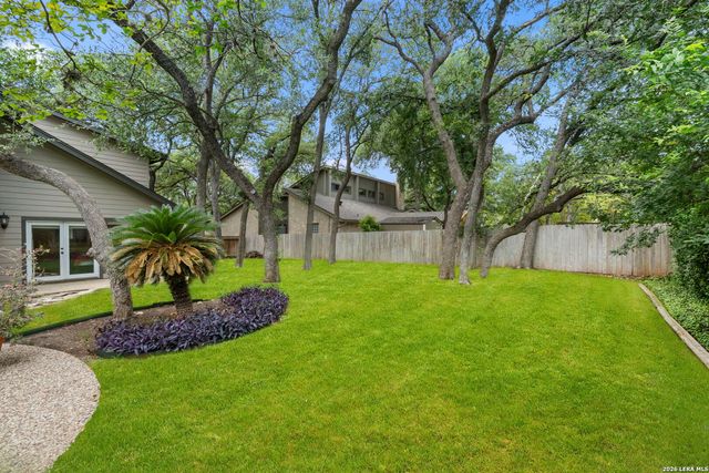 415 Woodway Forest Dr, San Antonio, TX 78216