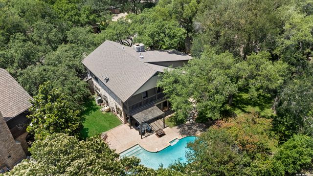 415 Woodway Forest Dr, San Antonio, TX 78216