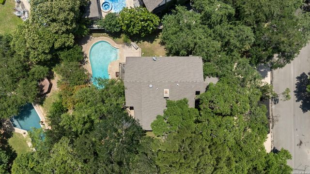 415 Woodway Forest Dr, San Antonio, TX 78216