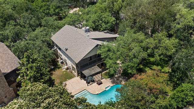 415 Woodway Forest Dr, San Antonio, TX 78216