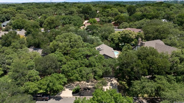 415 Woodway Forest Dr, San Antonio, TX 78216