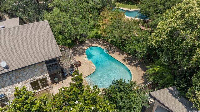 415 Woodway Forest Dr, San Antonio, TX 78216