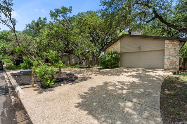 415 Woodway Forest Dr, San Antonio, TX 78216