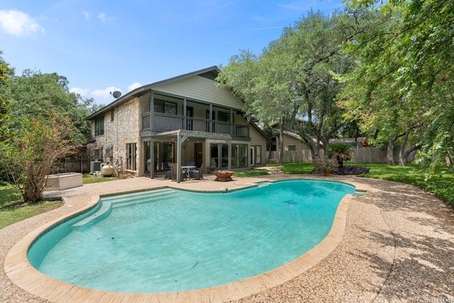 415 Woodway Forest Dr, San Antonio, TX 78216