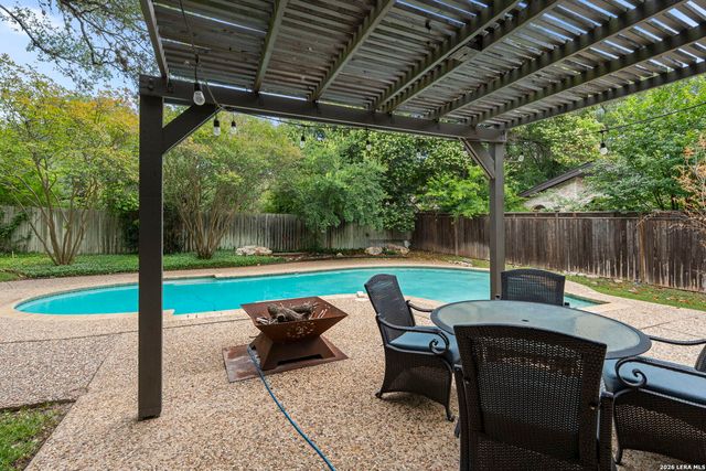 415 Woodway Forest Dr, San Antonio, TX 78216