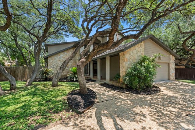 415 Woodway Forest Dr, San Antonio, TX 78216