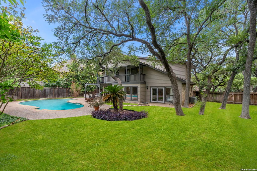 415 Woodway Forest Dr, San Antonio, TX 78216