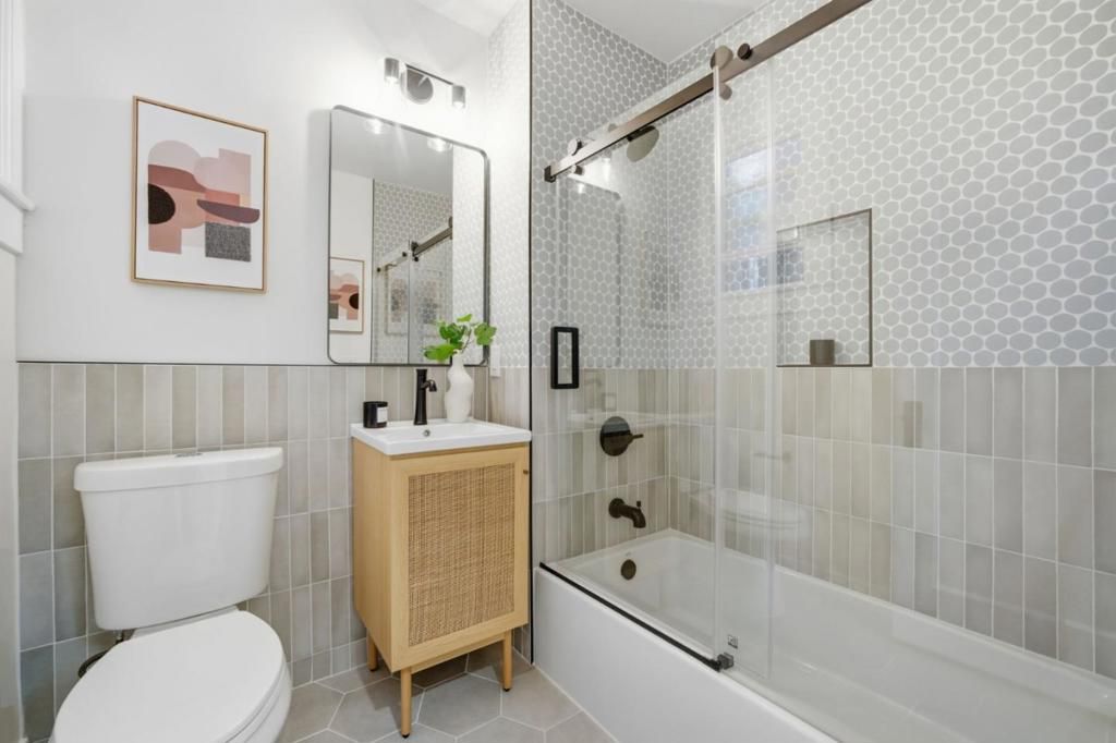 Image 18 of property listing at 561 Winchester Street, Daly City, CA 94014