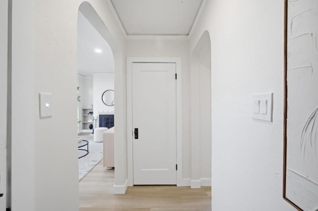 Image 5 of property listing at 561 Winchester Street, Daly City, CA 94014