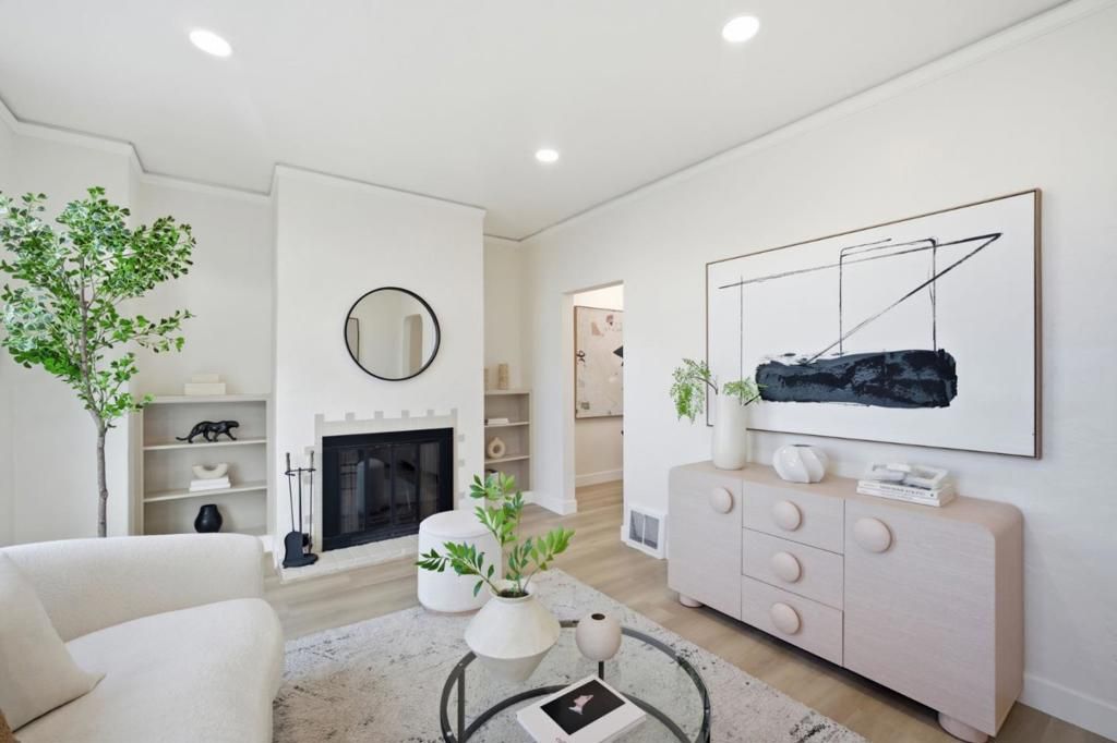 Image 8 of property listing at 561 Winchester Street, Daly City, CA 94014