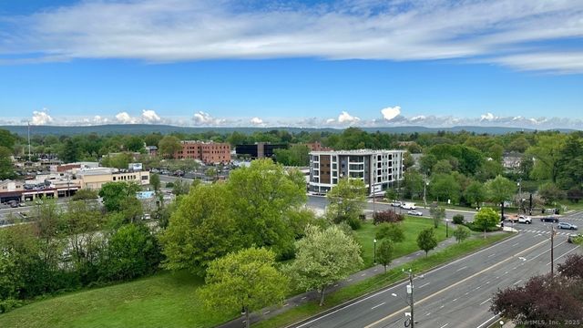 920 Farmington Avenue 403, West Hartford, CT 06107