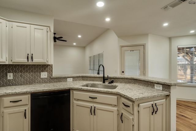 8 BASSWOOD DRIVE, Wichita Falls, TX 76310