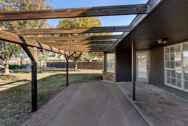 8 BASSWOOD DRIVE, Wichita Falls, TX 76310