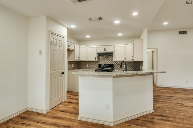 8 BASSWOOD DRIVE, Wichita Falls, TX 76310