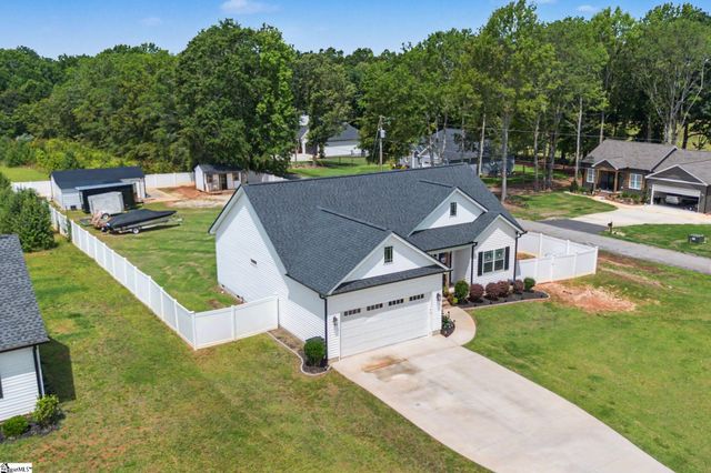 231 Addison Circle, Pelzer, SC 29669