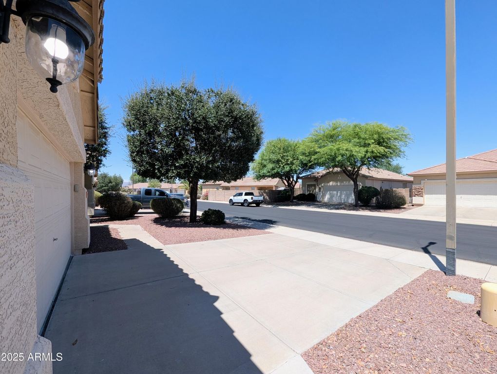 16635 N 169TH Avenue, Surprise, AZ 85388 — photo 4