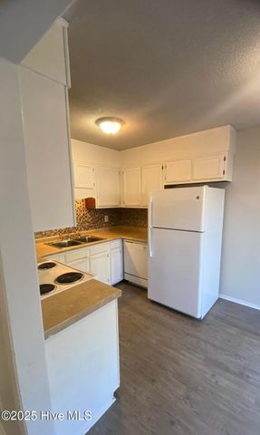 106 Twinwood Drive, Jacksonville, NC 28546