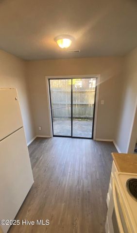 106 Twinwood Drive, Jacksonville, NC 28546