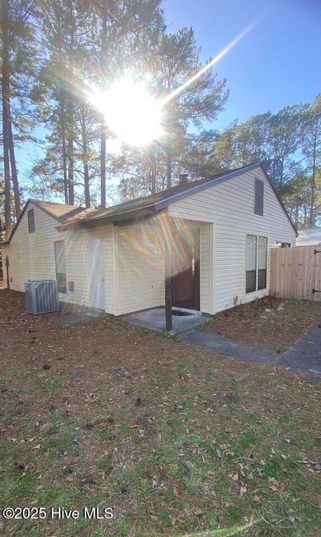 106 Twinwood Drive, Jacksonville, NC 28546
