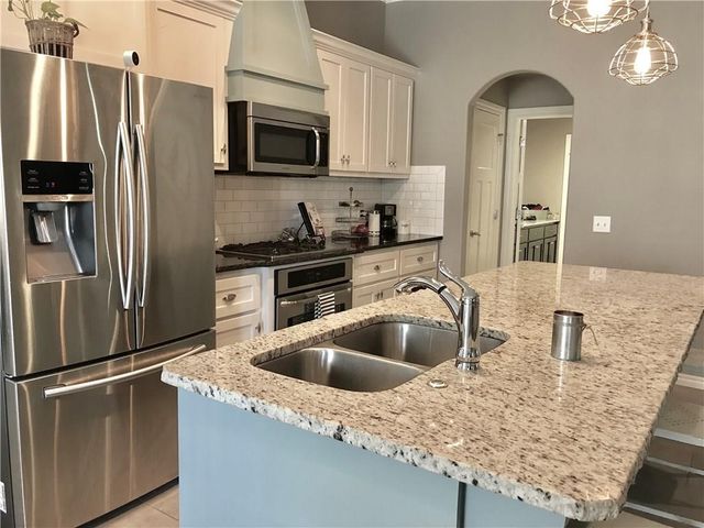 3317 Lakeshire Ridge Way, Edmond, OK 73034