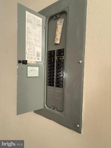 6201 HIGHLAND CT, Wilmington, DE 19802