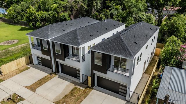 928 Mansfield Street, Houston, TX 77091
