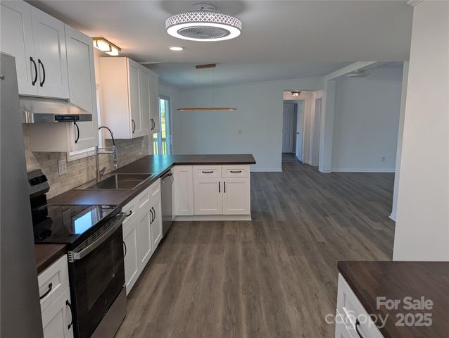 1334 Mecklenburg Highway, Mooresville, NC 28115