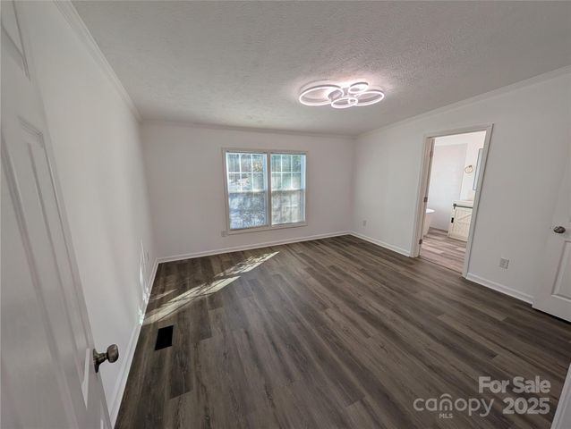 1334 Mecklenburg Highway, Mooresville, NC 28115