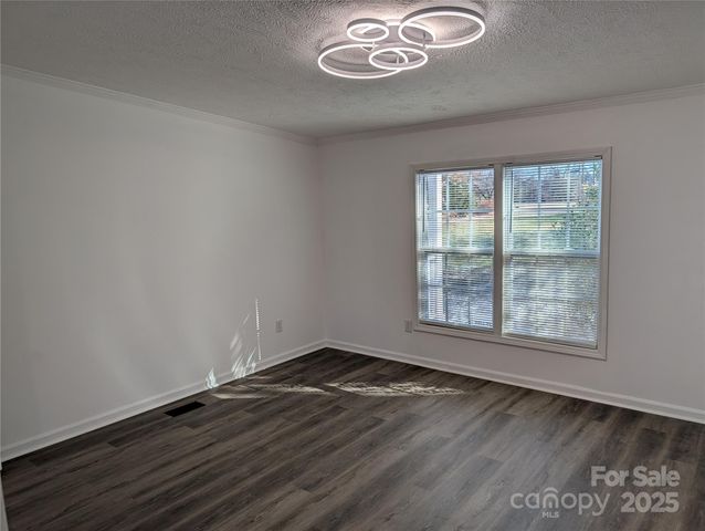 1334 Mecklenburg Highway, Mooresville, NC 28115