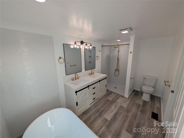 1334 Mecklenburg Highway, Mooresville, NC 28115