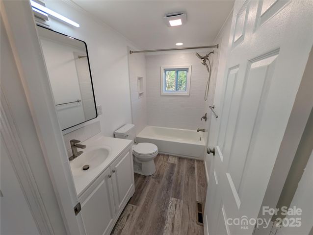 1334 Mecklenburg Highway, Mooresville, NC 28115