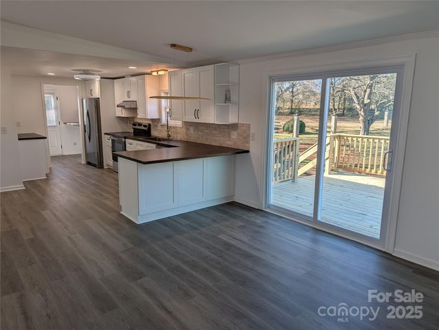 1334 Mecklenburg Highway, Mooresville, NC 28115