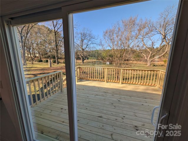 1334 Mecklenburg Highway, Mooresville, NC 28115