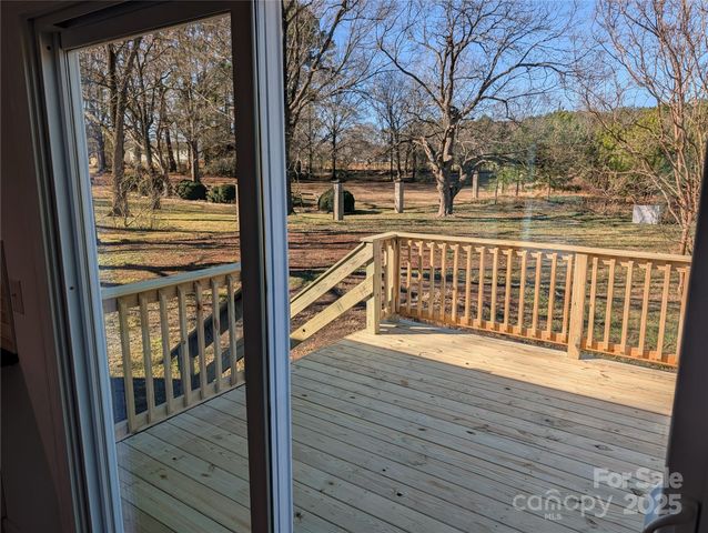 1334 Mecklenburg Highway, Mooresville, NC 28115