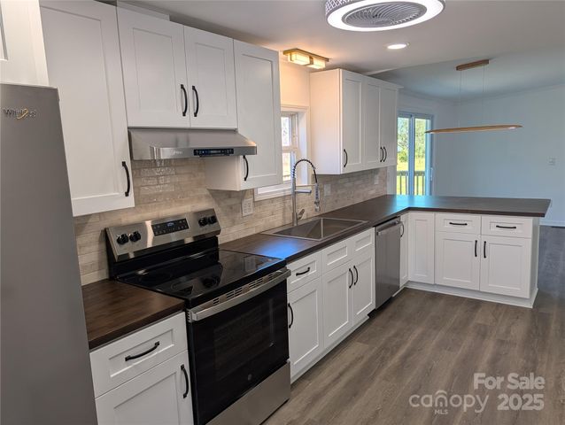 1334 Mecklenburg Highway, Mooresville, NC 28115