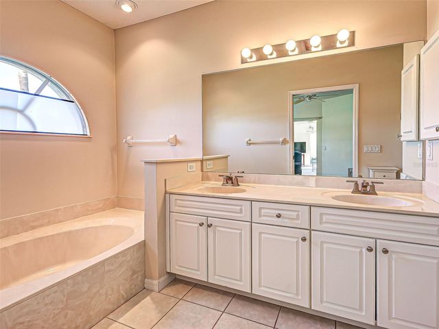 1429 TURNBERRY DRIVE, Venice, FL 34292